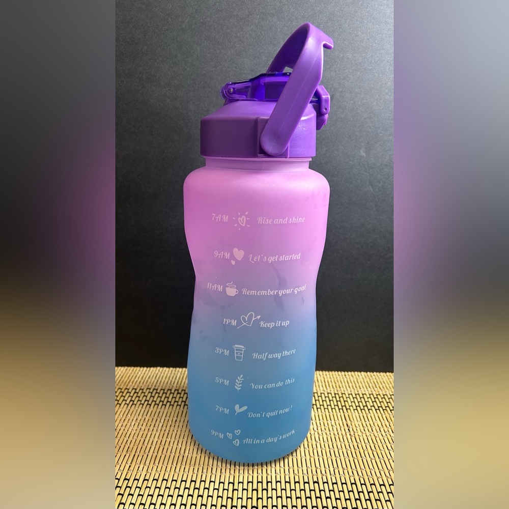 009 HM: Ombre Motivation Jug